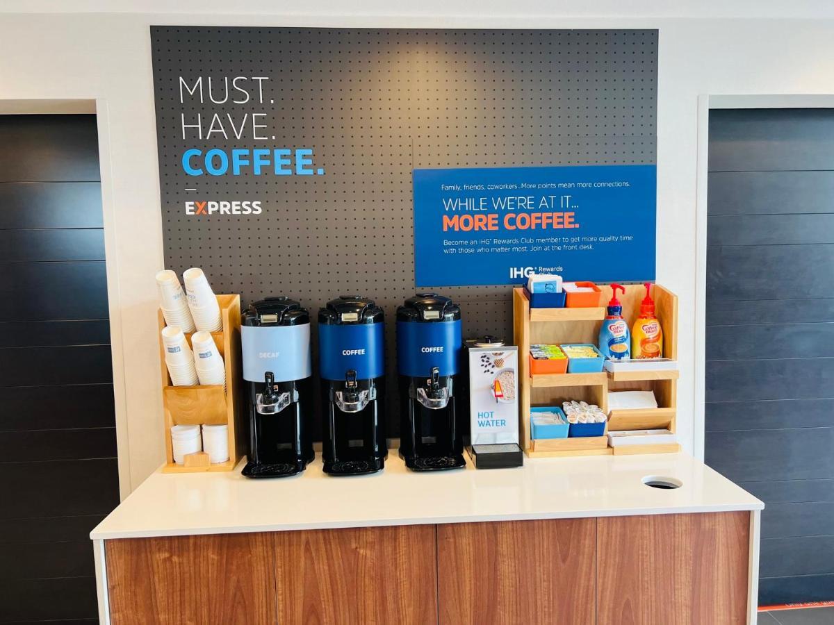 Holiday Inn Express & Suites Salinas By Ihg Eksteriør bilde