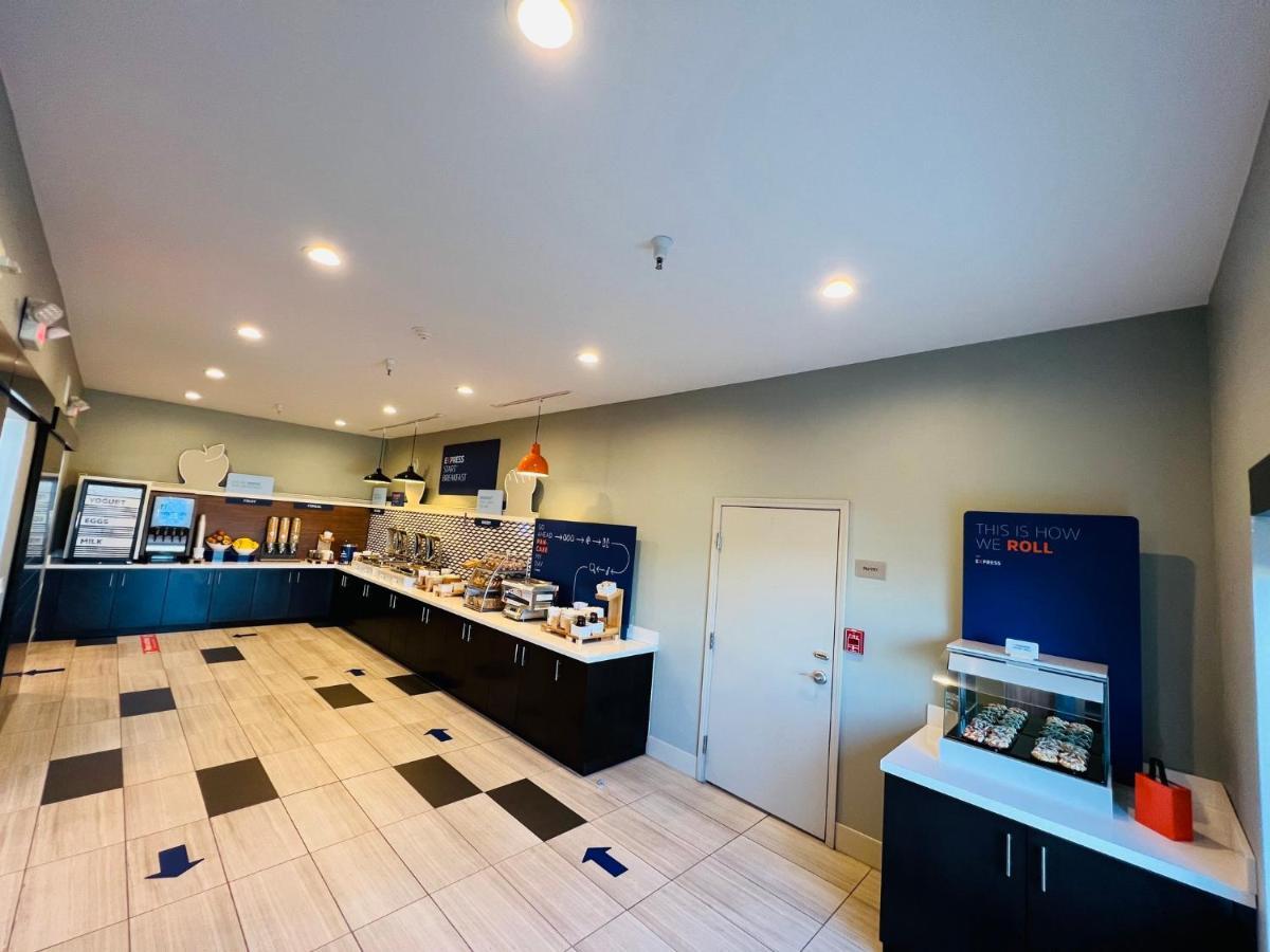 Holiday Inn Express & Suites Salinas By Ihg Eksteriør bilde